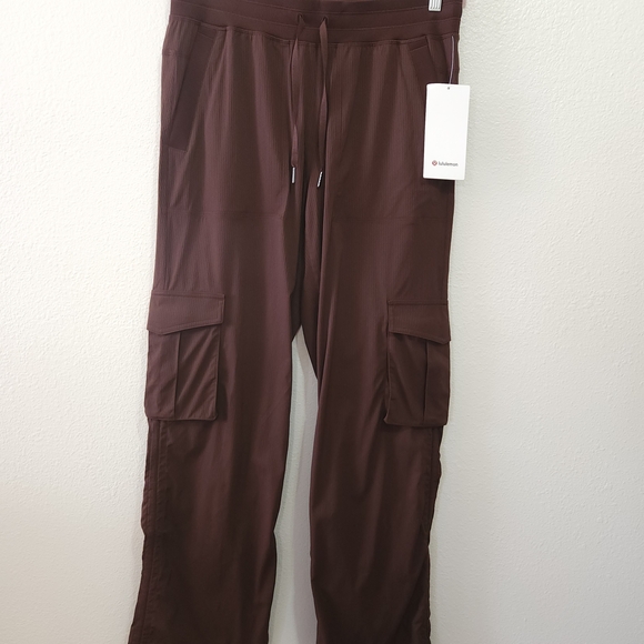 Lululemon Size Medium Espresso Dance Studio Cargo Pants - Picture 6 of 9